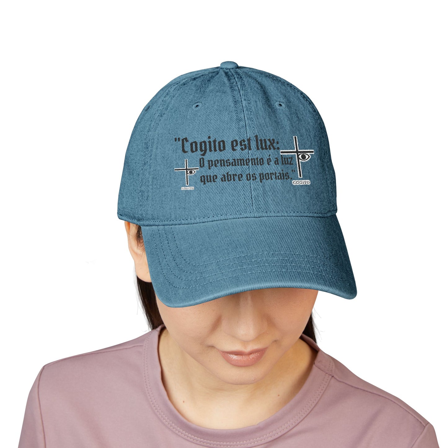 Boné Denim Frase Latina — Fé & Memória | OTTO Cap 18-204