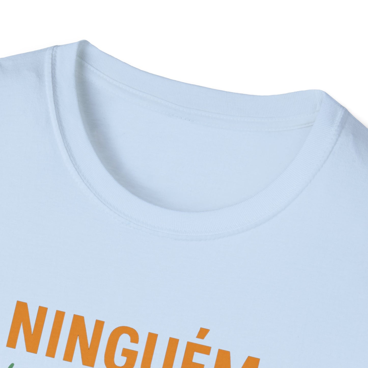 Camiseta “Erga a Fronte e Continue” — Algodão Leve Ring-Spun | Estoicismo e Superação
