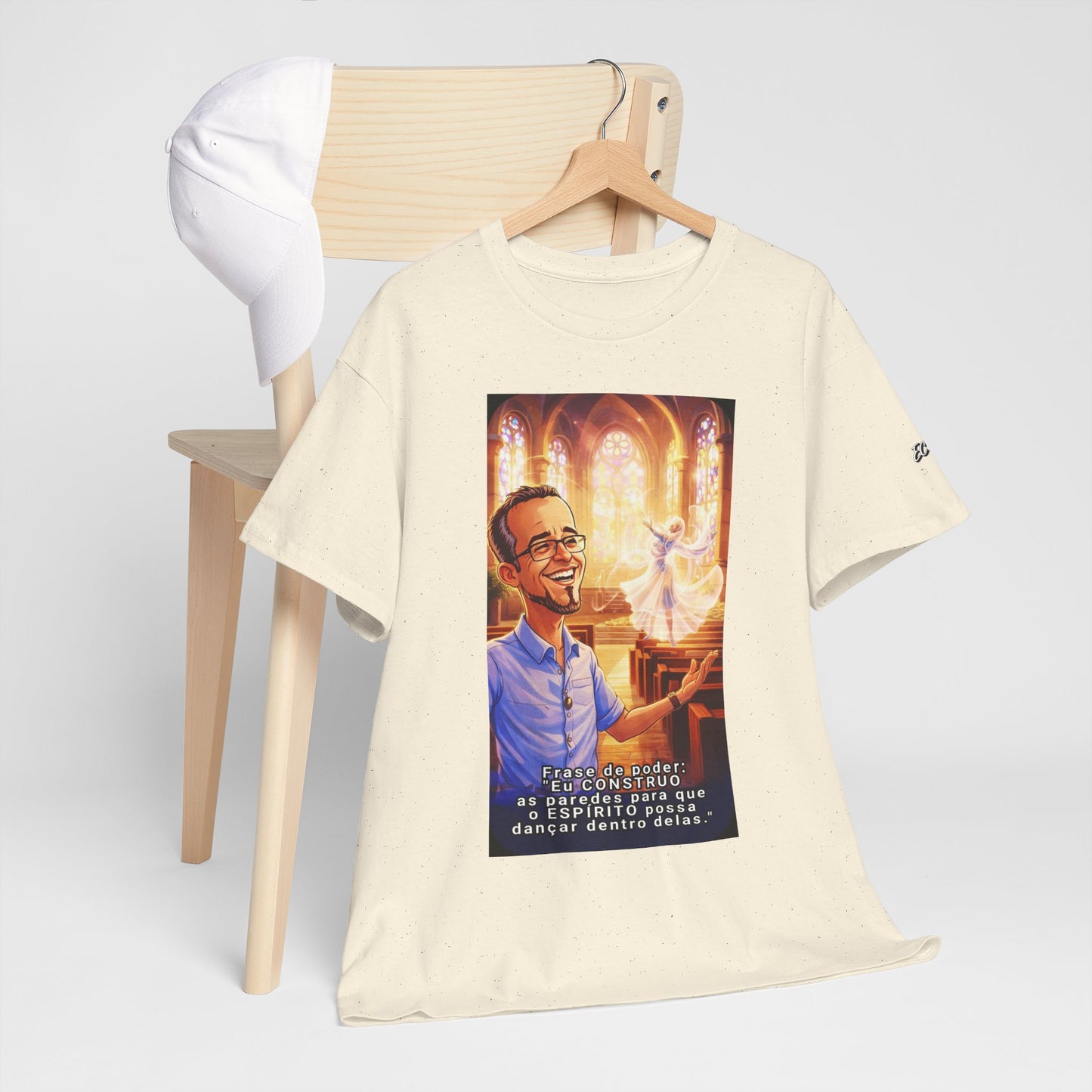 Camiseta Azimur com Frase de poder "Eu construo as paredes para que o Espírito possa dançar dentro delas."
 – Algodão Premium