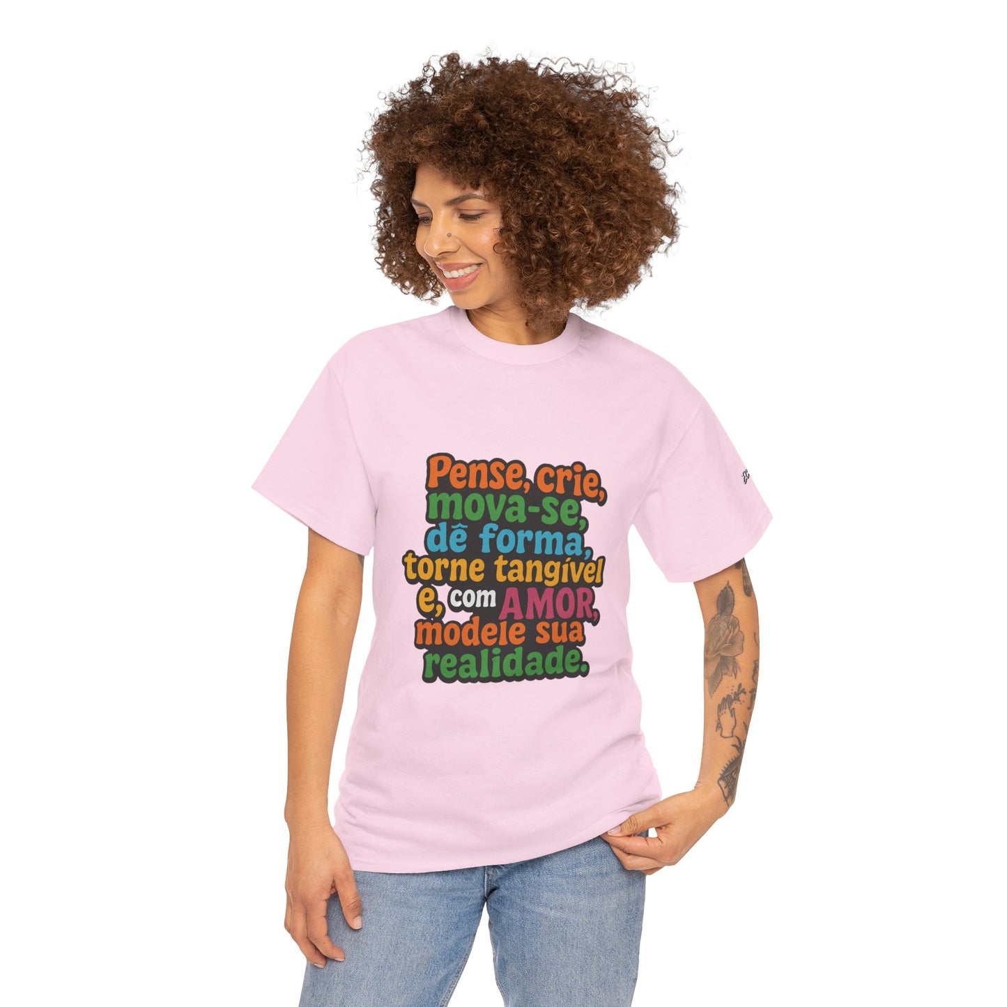 Camiseta inspiradora com citações portuguesas — "Pense, crie, mova-se..."
