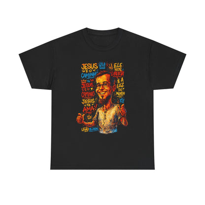 Camiseta com retrato caricatural — Estampa colorida de Azimur sorridente em estilo grafite