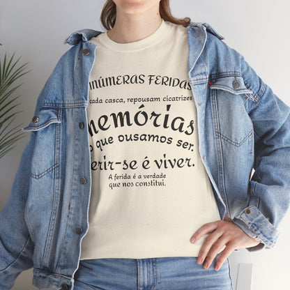 Camiseta “As Inúmeras Feridas” – Algodão Premium Unissex