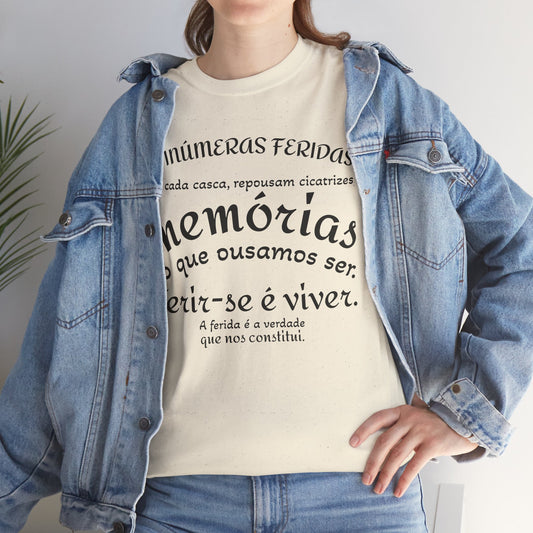 Camiseta “As Inúmeras Feridas” – Algodão Premium Unissex