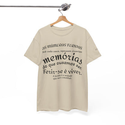 Camiseta “As Inúmeras Feridas” – Algodão Premium Unissex