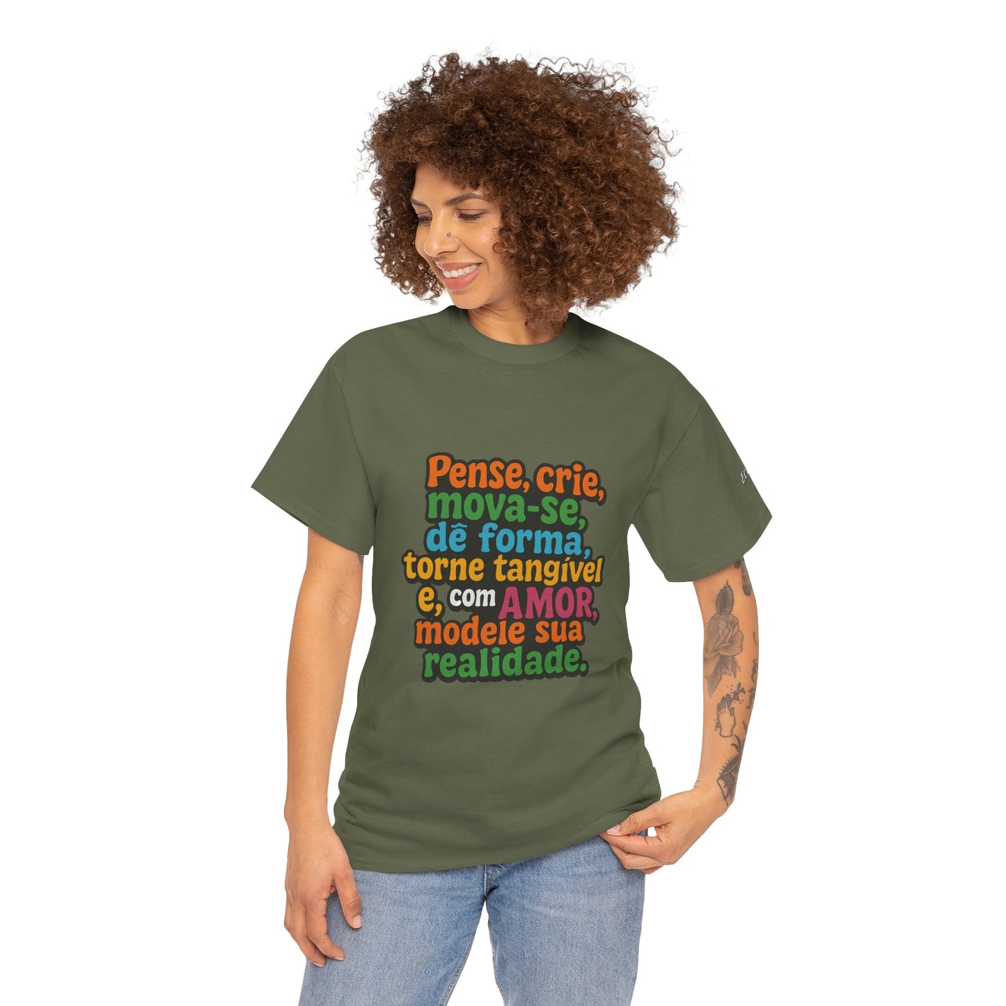 Camiseta inspiradora com citações portuguesas — "Pense, crie, mova-se..."