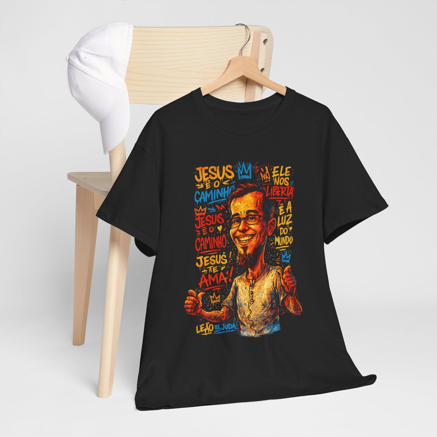 Camiseta com retrato caricatural — Estampa colorida de Azimur sorridente em estilo grafite