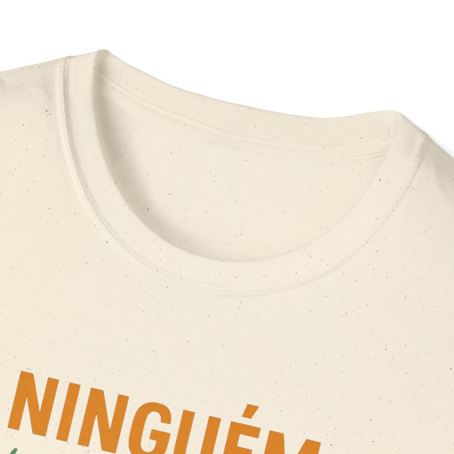 Camiseta “Erga a Fronte e Continue” — Algodão Leve Ring-Spun | Estoicismo e Superação