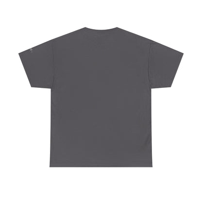 Camiseta — "A Dor Não é Inimiga, Nem o Prazer é Refúgio" Inspirational Portuguese Graphic Tee