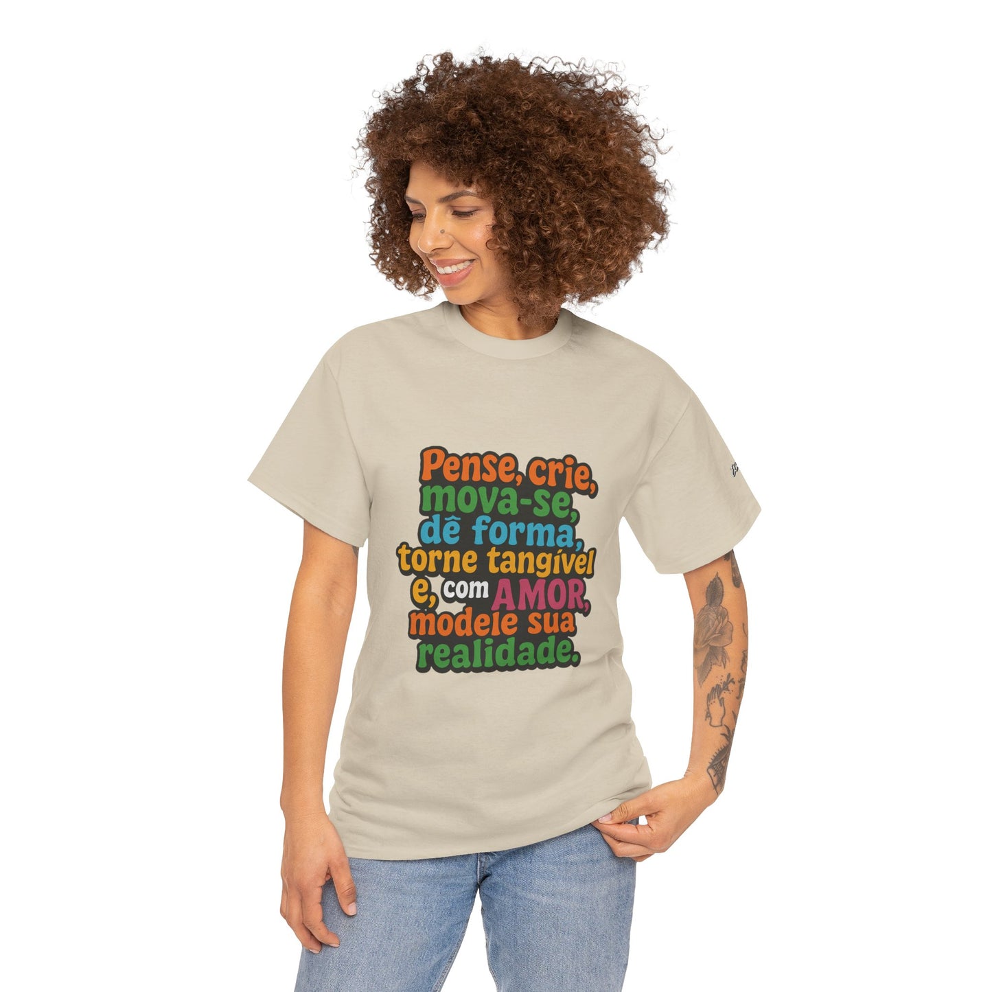 Camiseta inspiradora com citações portuguesas — "Pense, crie, mova-se..."