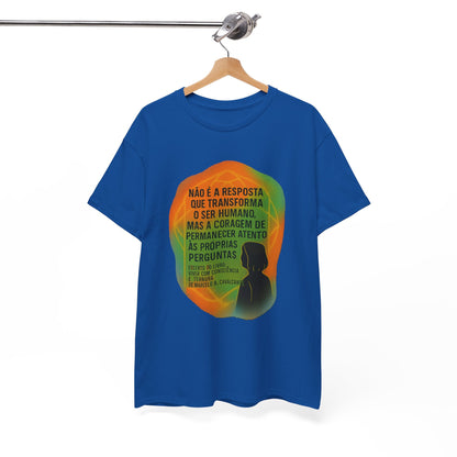 Inspirational Portuguese Quote T-Shirt — 'Coragem de Permanecer Atento'