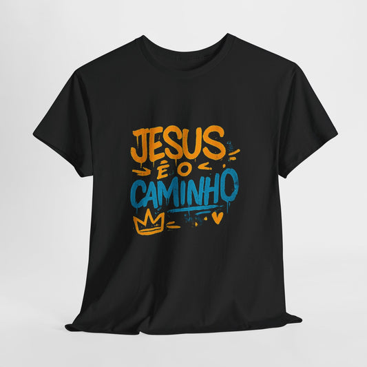 Camiseta Cristã “Jesus é o Caminho” | Algodão Gildan 5000 | Fé em Português
