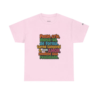 Camiseta inspiradora com citações portuguesas — "Pense, crie, mova-se..."