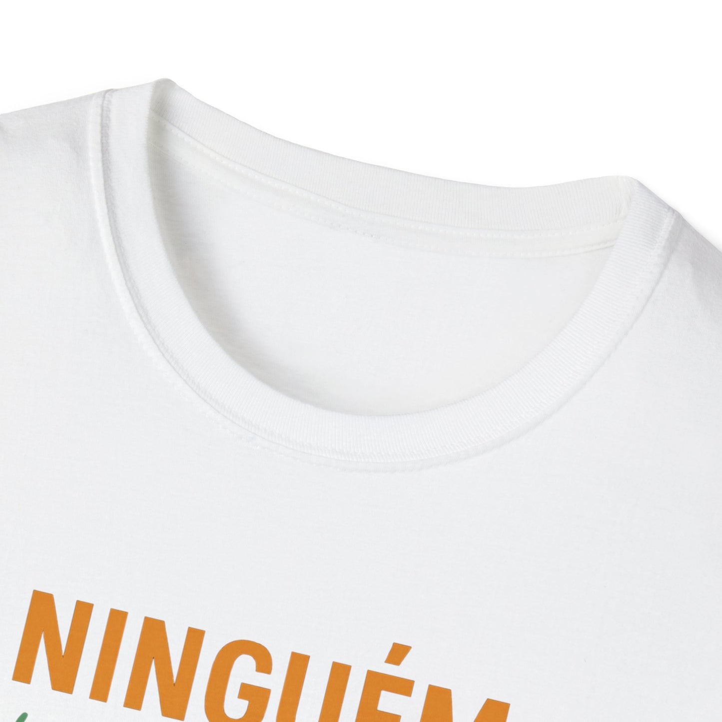 Camiseta “Erga a Fronte e Continue” — Algodão Leve Ring-Spun | Estoicismo e Superação