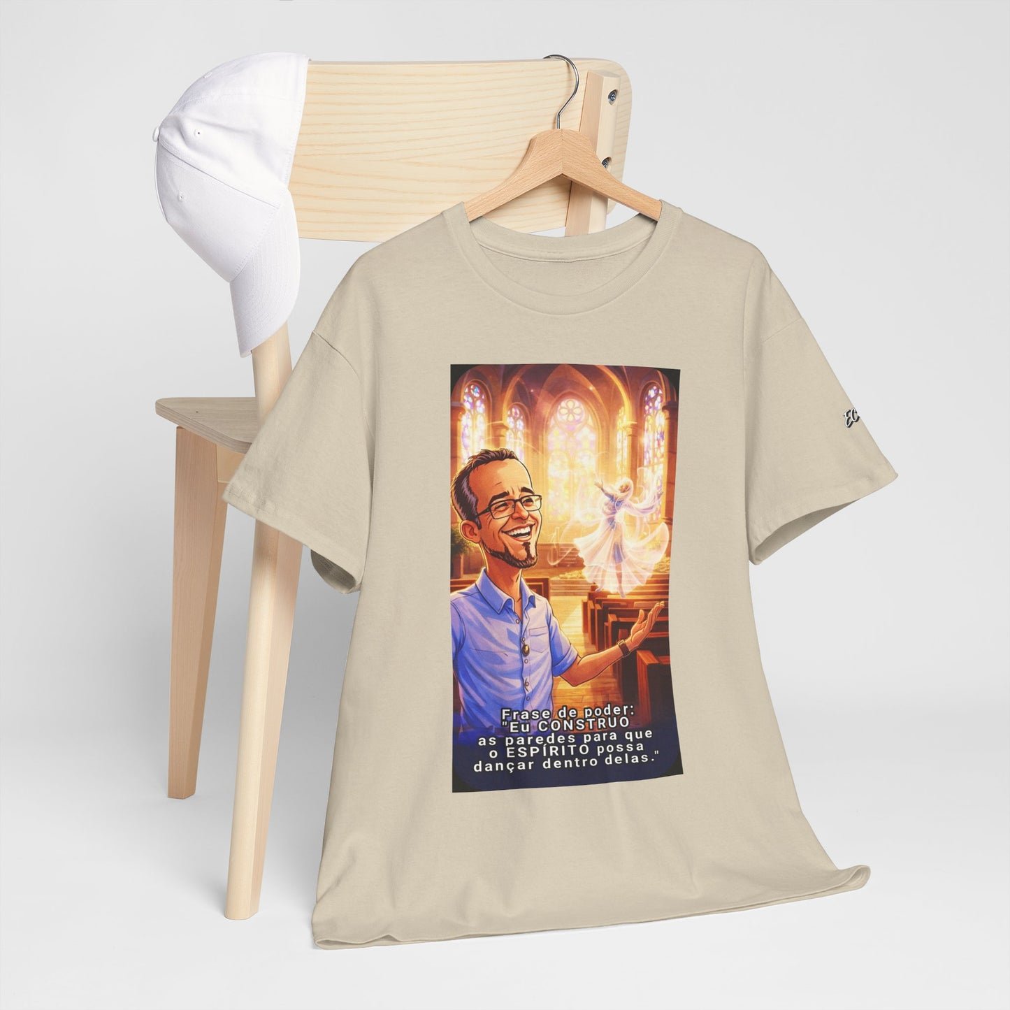 Camiseta Azimur com Frase de poder "Eu construo as paredes para que o Espírito possa dançar dentro delas."
 – Algodão Premium