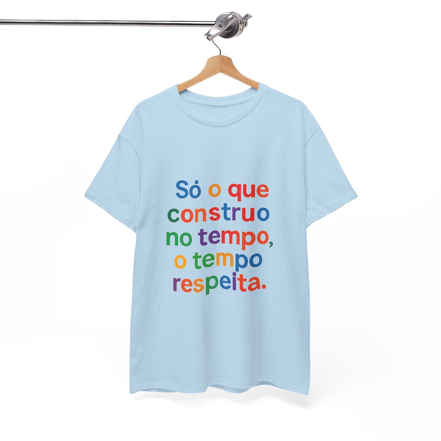 Camiseta Filosófica “Só o que Construo no Tempo, o Tempo Respeita” – Algodão Gildan 5000