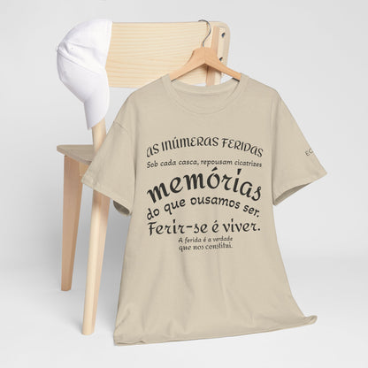 Camiseta “As Inúmeras Feridas” – Algodão Premium Unissex