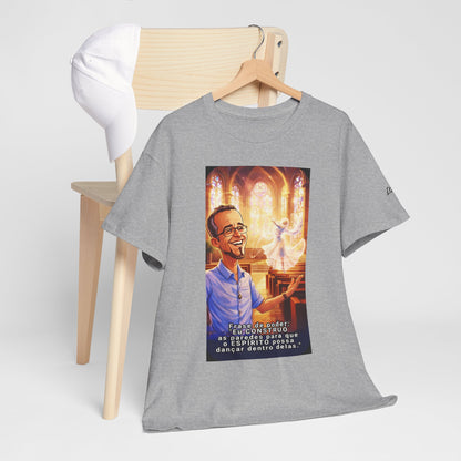 Camiseta Azimur com Frase de poder "Eu construo as paredes para que o Espírito possa dançar dentro delas."
 – Algodão Premium
