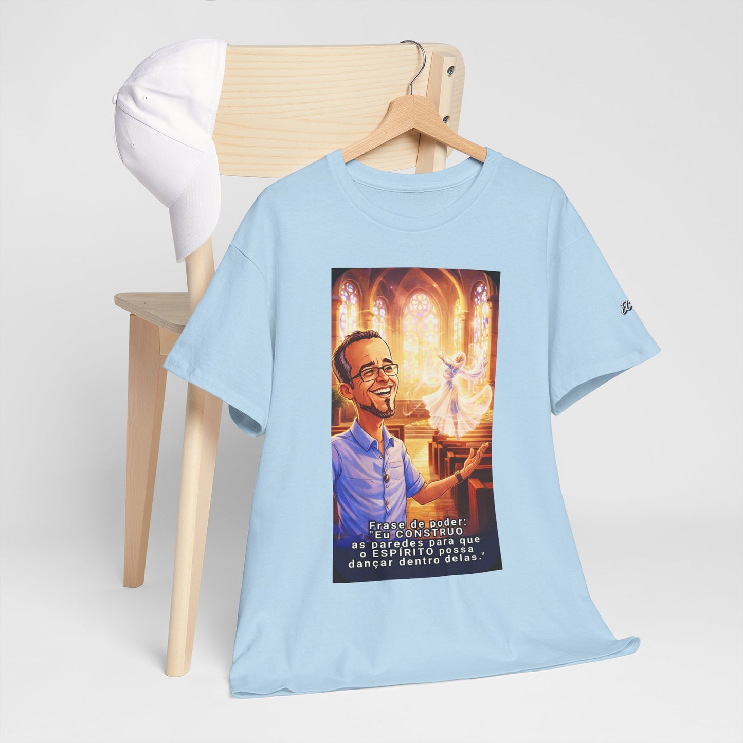 Camiseta Azimur com Frase de poder "Eu construo as paredes para que o Espírito possa dançar dentro delas."
 – Algodão Premium