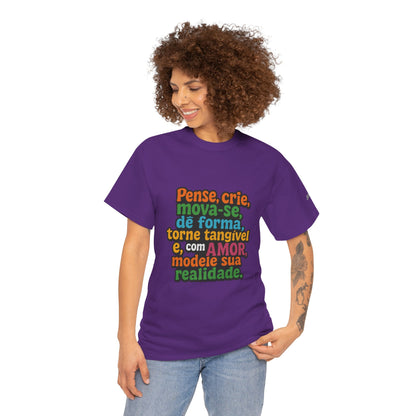 Camiseta inspiradora com citações portuguesas — "Pense, crie, mova-se..."