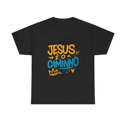 Camiseta Cristã “Jesus é o Caminho” | Algodão Gildan 5000 | Fé em Português