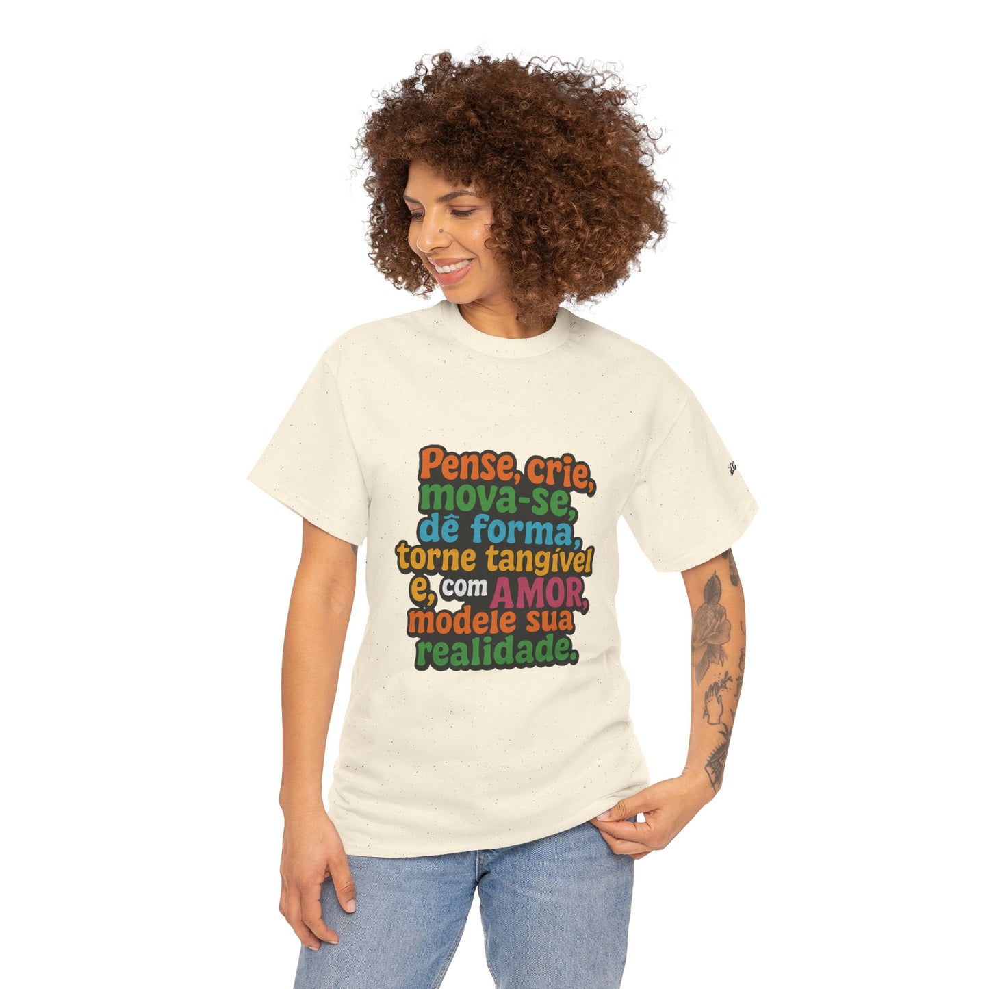 Camiseta inspiradora com citações portuguesas — "Pense, crie, mova-se..."
