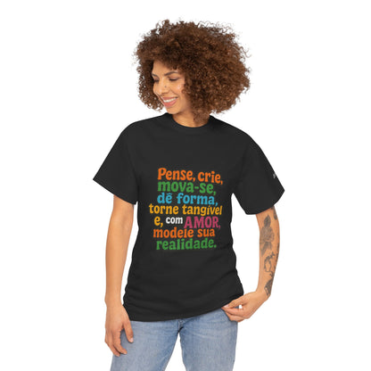 Camiseta inspiradora com citações portuguesas — "Pense, crie, mova-se..."